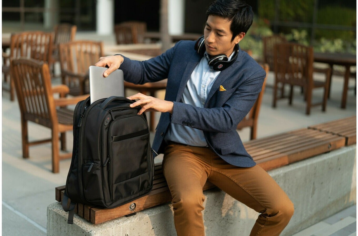 Kensington Contour 2.0 15.6" Business Laptop Backpack