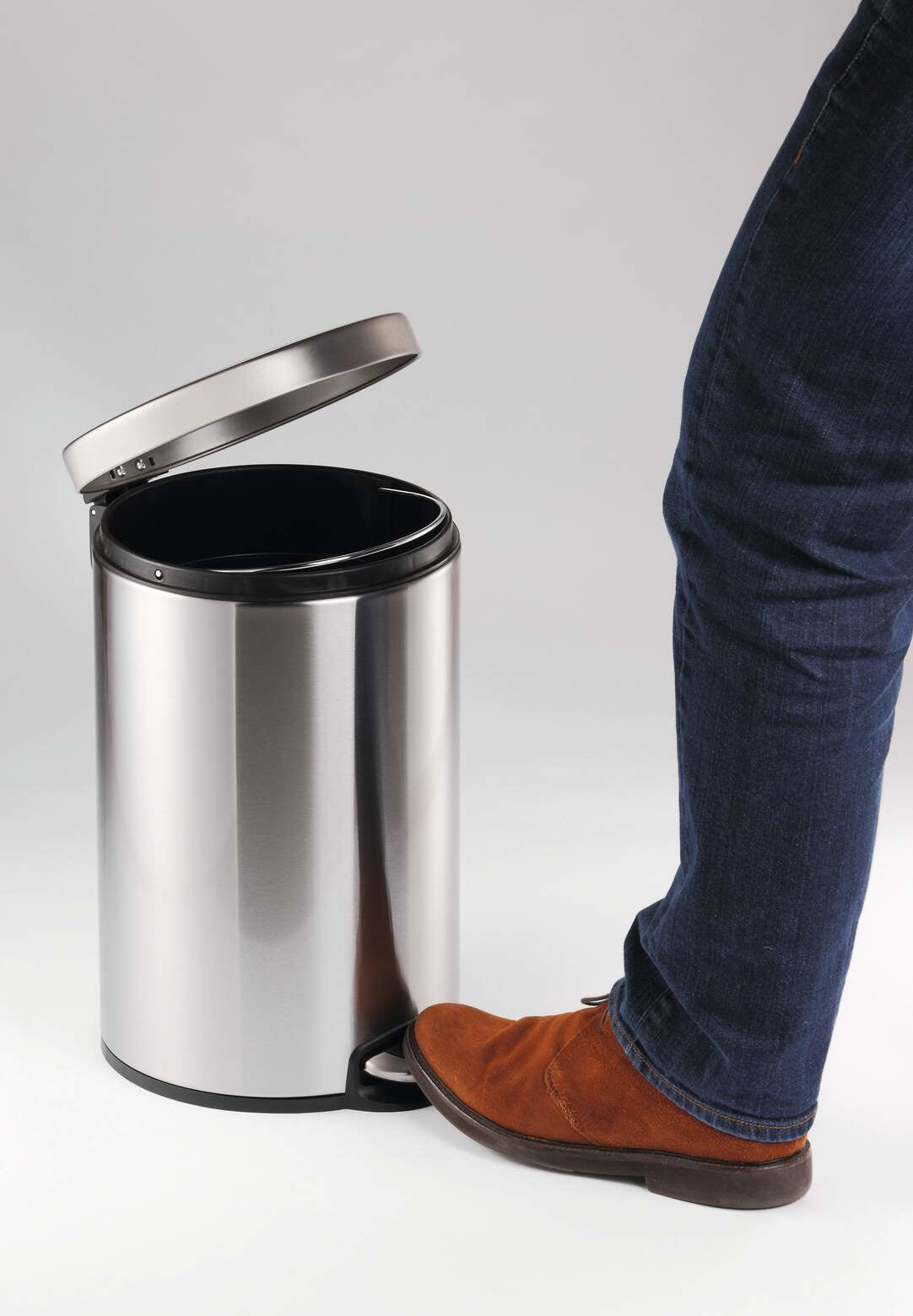 Durable Pedal bin stainless steel 30L round